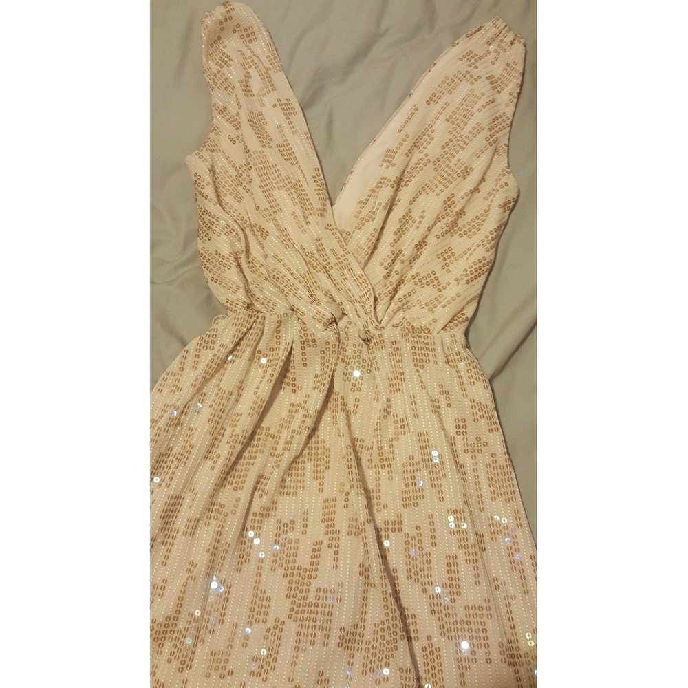 SOLD! Express beige sequin dress small - Picture 4 of 6